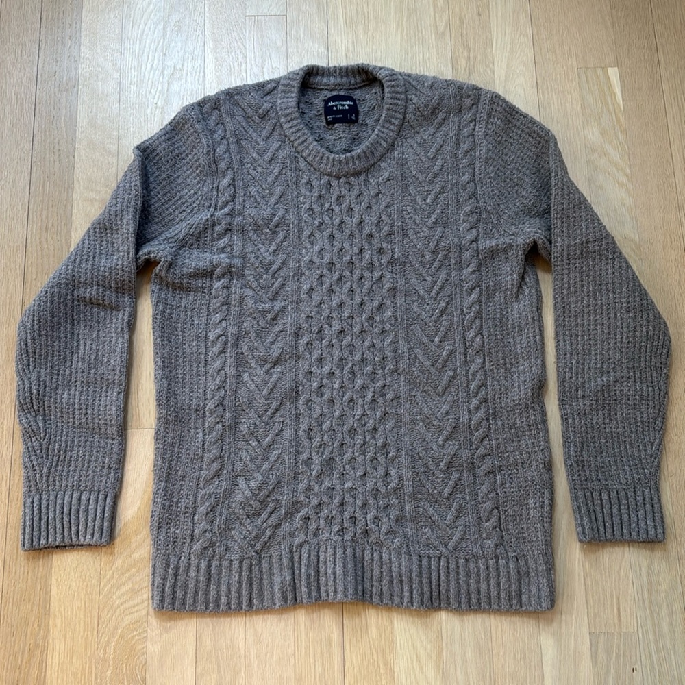Abercrombie and Fitch fisherman’s cable knit sweater